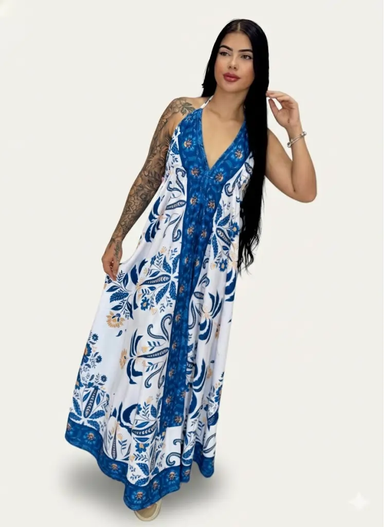 Vestido Indiano Estampado Azul e Rosa Com Decote e Costas Nuas Longo